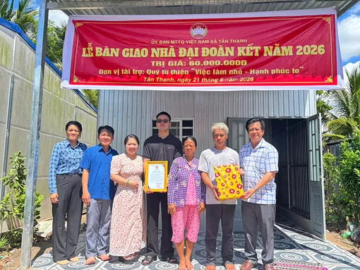 Xã Tân Thạnh: Bàn giao nhà Đại đoàn kết và khởi công xây dựng 3 cây cầu giao thông nông thôn