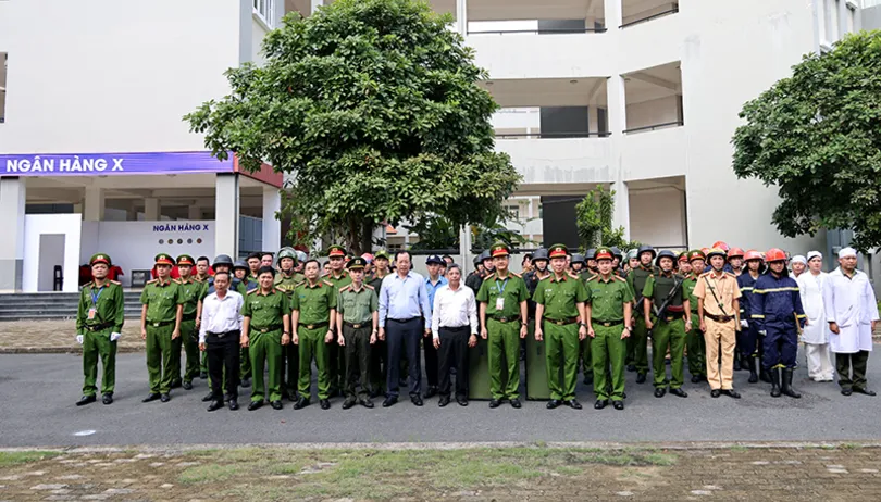 Công an TP Cần Thơ diễn tập phương án xử lý tình huống cướp tài sản ngân hàng