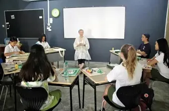 New Zealand khẩn trương xử lý vụ quấy rối kỹ thuật số nhằm vào giáo viên