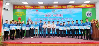 Tuyên truyền về biển, đảo và phòng, chống ma túy đến đoàn viên, sinh viên Tuyên truyền về biển, đảo và phòng, chống ma túy đến đoàn viên, sinh viên
