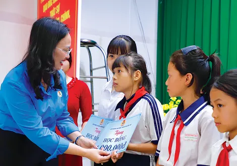 Triển khai nhiều hoạt động chăm lo con đoàn viên, người lao động