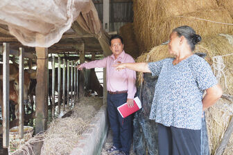 ផ្តល់​របរ​រក​ស៊ី​ចិញ្ចឹម​ជីវិត​ ជួយ​គ្រួ​សារ​ក្រី​ក្រ​ឈាន​ឡើង​អភិវឌ្ឍ​ដោយ​ចីរភាព​