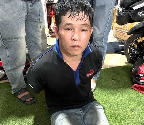 Bắt đối tượng mang súng, mua bán trái phép ma túy tại TP Cần Thơ