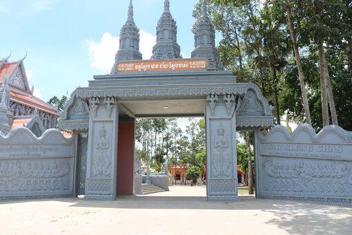 ស្វែង​យល់​ពី​សម្រស់​វត្ត​ស្លែង​ចាស់​
