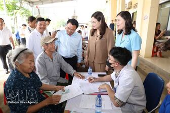 Vietnam strengthens elderly care with free annual health checks