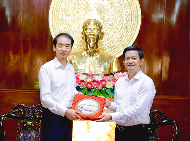 ជំ​រុញ​ការ​ត​ភ្ជាប់​វិនិ​យោគ​ពា​ណិជ្ជ​កម្ម​រវាង​ទី​ក្រុង​កឹង​ធើ និង​បណ្តា​ដៃ​គូ​ចិន