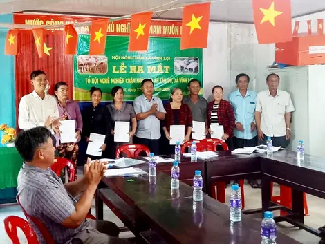 Ra mắt nhiều mô hình hội nông dân, hỗ trợ phát triển sản xuất và tuyên truyền pháp luật