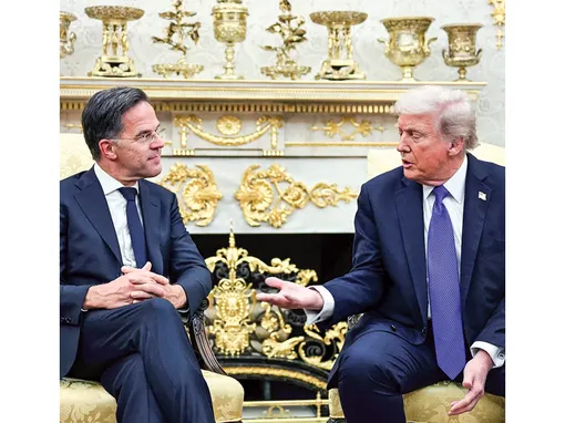 Cách Tổng Thư ký NATO hóa giải sức ép từ ông Trump