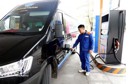 Ministry proposes extending fuel tax cuts