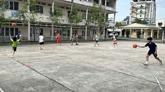 Chơi bóng rổ, rèn luyện thể chất và kỹ năng cho trẻ