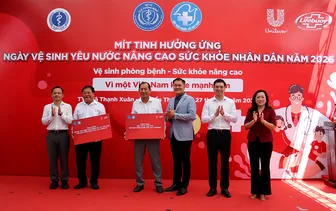 Mít tinh hưởng ứng Ngày vệ sinh yêu nước nâng cao sức khỏe nhân dân