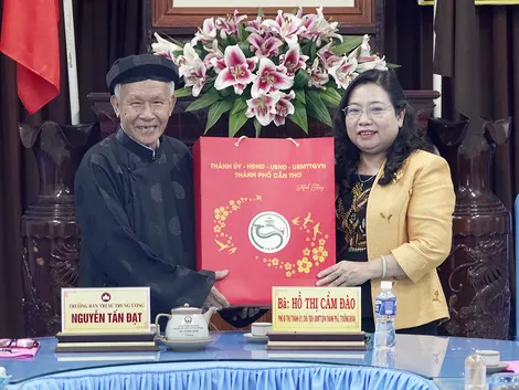 Lãnh đạo thành phố chúc mừng Đại lễ kỷ niệm 87 năm Ngày Đức Huỳnh Giáo chủ khai sáng đạo Phật giáo Hòa Hảo