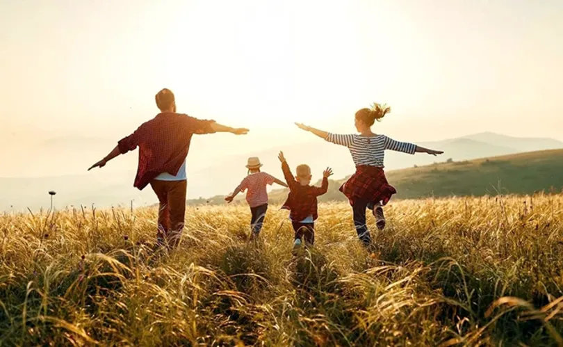 Hoạt động mùa hè đơn giản giúp gia đình gắn kết và mạnh khỏe hơn
