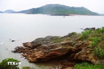 Hang Mũi Trâu: Viên “ngọc thô” nơi cửa biển bắc trung bộ