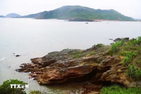 Hang Mũi Trâu: Viên “ngọc thô” nơi cửa biển bắc trung bộ
