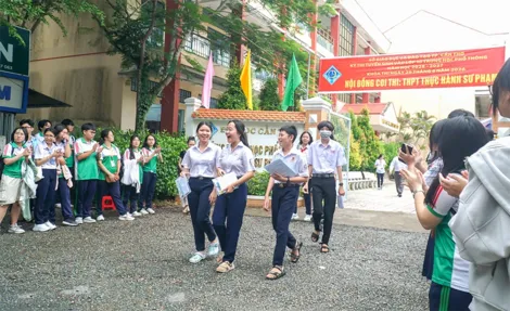 Ngày thi đầu tiên Kỳ thi tuyển sinh THPT tại TP: Đề thi vừa sức