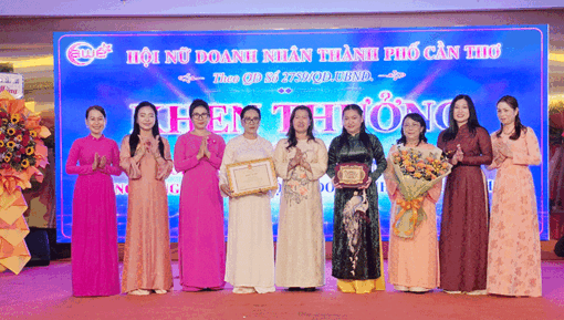 សមា​គម​អា​ជីវ​ការិនី​ទី​ក្រុង​កឹង​ធើ បញ្ជាក់​ពី​តួ​នា​ទី​ជា​ស្ពាន​តភ្ជាប់​មាន​ប្រ​សិទ្ធ​ភា​ពរ​វាង​អជីវ​កម្ម​និង​រដ្ឋ​អំ​ណាច​