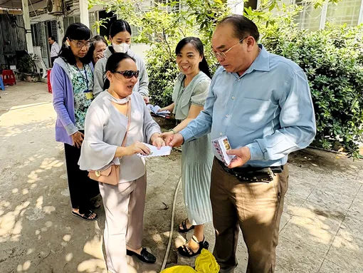 Chăm lo đời sống hội viên người mù