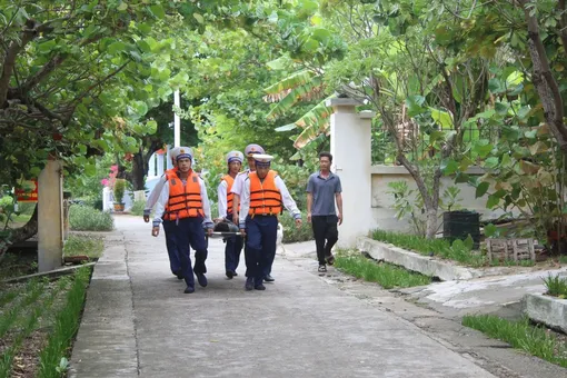 Giành lại sự sống cho ngư dân gặp nạn do lặn sâu