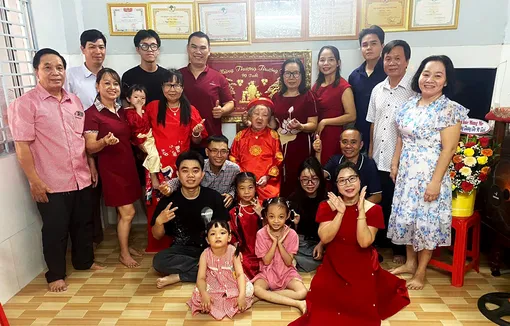 Hạnh phúc của người mẹ 90 tuổi