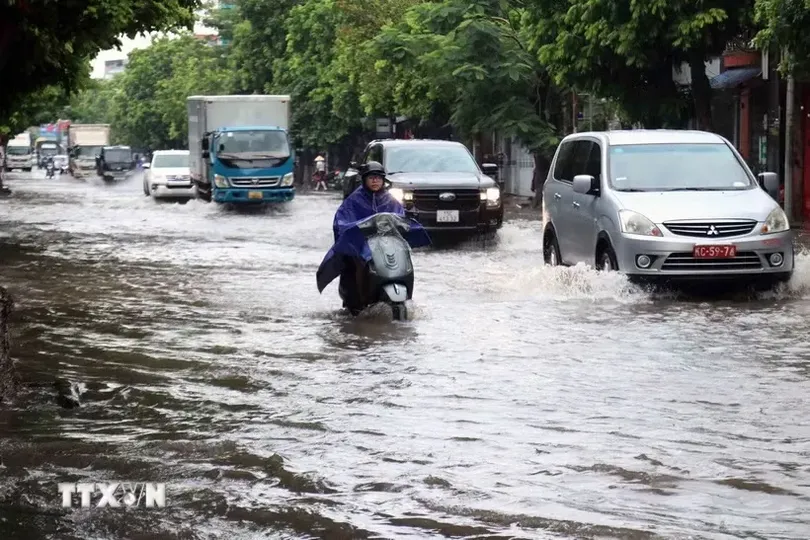 Thời tiết 1/7: Bắc Bộ mưa lớn, dự báo áp thấp nhiệt đới trên Biển Đông