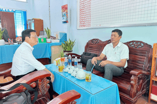 គ្រូ​បង្រៀន​ខ្មែរ​អស់​ពី​ចិត្ត​នឹង​អា​ជីព​