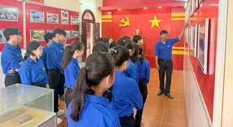 Xung kích bảo vệ nền tảng tư tưởng của Đảng