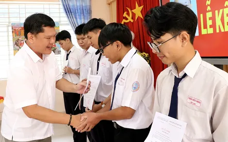 Chú trọng phát triển Đảng trong học sinh, sinh viên