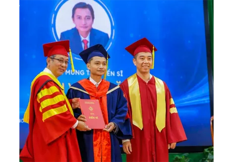 Đại học Cần Thơ trao bằng tốt nghiệp cho 290 tân tiến sĩ, thạc sĩ