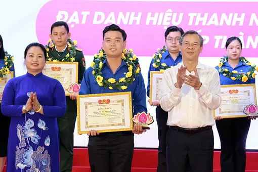 Nam sinh đa năng, đam mê công tác tình nguyện