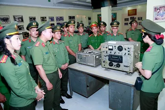 Về nguồn tại Di tích lịch sử quốc gia Hòn Đá Bạc