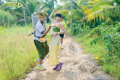 Ấn tượng từ cung đường chạy băng đồng