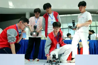 Trung Quốc xây dựng “Thế hệ AI bản địa đầu tiên”