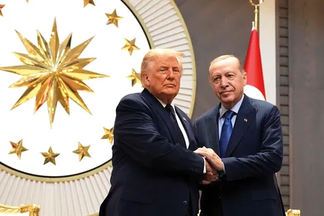 Thượng đỉnh NATO căng thẳng