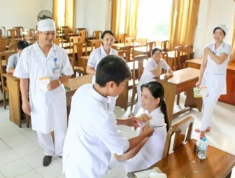 Dự phòng phơi nhiễm viêm gan B cho nhân viên y tế