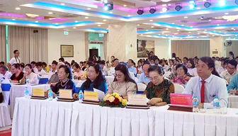 Trao 310 suất học bổng “Học không bao giờ cùng”