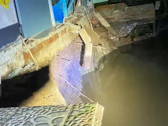 Sạt lở, mưa giông gây thiệt hại 2 căn nhà ở xã Đại Ngãi