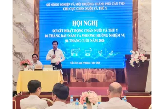 Tập trung chuyển đổi từ quy mô nhỏ sang tập trung, chăn nuôi an toàn sinh học và ứng dụng công nghệ cao