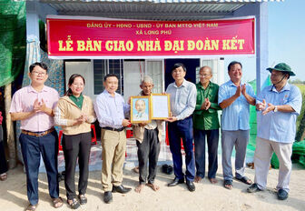 ជីវ​ភាព​ជន​រួម​ជាតិ​ខ្មែរ​កាន់​តែ​បាន​លើក​កម្ពស់​