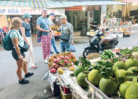 Hoạt động thương mại, dịch vụ duy trì tốc độ tăng trưởng khá cao