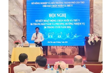 Tập trung chuyển đổi từ quy mô nhỏ sang tập trung, chăn nuôi an toàn sinh học và ứng dụng công nghệ cao