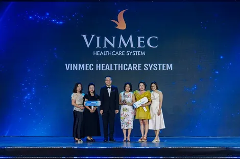 Vinmec “lập hat-trick” tại HR Asia Awards, khẳng định chiến lược lấy con người làm gốc