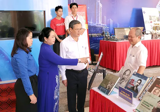 Xây dựng TP Cần Thơ trở thành trung tâm khoa học, công nghệ 
và đổi mới sáng tạo