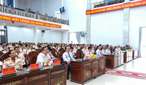 រំលឹក​ខួប​អនុ​ស្សាវ​រី​យ៍៨០ឆ្នាំ​ ទិវា​ប្រ​ពៃ​ណី​កង​កម្លាំង​សន្តិ​សុខ​ប្រ​ជា​ជន​