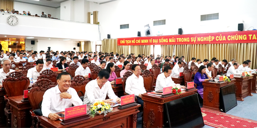 ថ្នាក់​ដឹក​នាំ​ទី​ក្រុង​កឹង​ធើគ្រប់​លំ​ដាប់​ថ្នាក់​ ពិភាក្សា​លទ្ធ​ផល​អនុ​វត្ត​សេច​ក្តី​សម្រេច​ចិត្ត​ជា​យុទ្ធ​សាស្ត្រ​ចំ​នួន​ ១០ របស់​មជ្ឈិម​