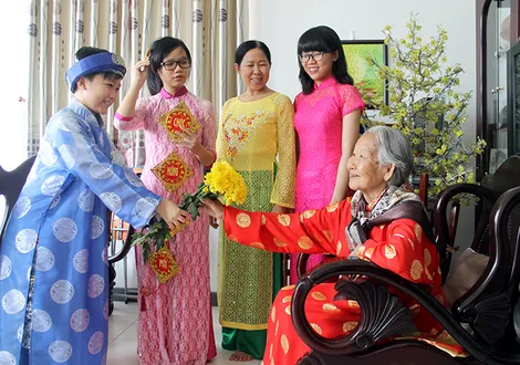 Giáo huấn con cháu trong gia đình ở Nam Bộ