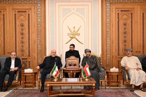 Oman và Iran đàm phán về lưu thông qua eo biển Hormuz