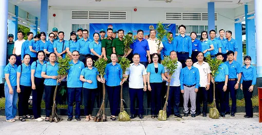 Nhiều hoạt động kỷ niệm Ngày thành lập Công đoàn Việt Nam