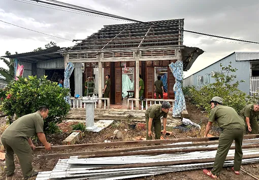 Khẩn trương khắc phục hậu quả thiên tai, mưa giông làm sập, tốc mái trên 20 căn nhà