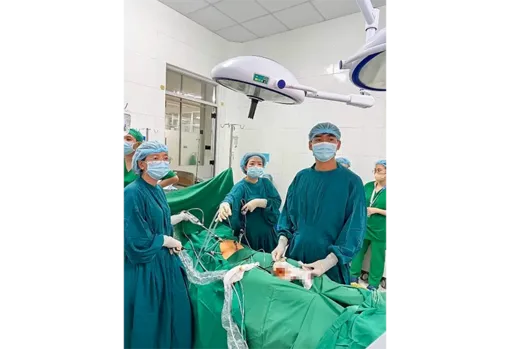 Cấp cứu kịp thời giúp bảo tồn buồng trứng cho người bệnh 17 tuổi bị xoắn u nang buồng trứng
